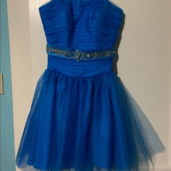 Mori Lee formal dress - Picture 6 of 8